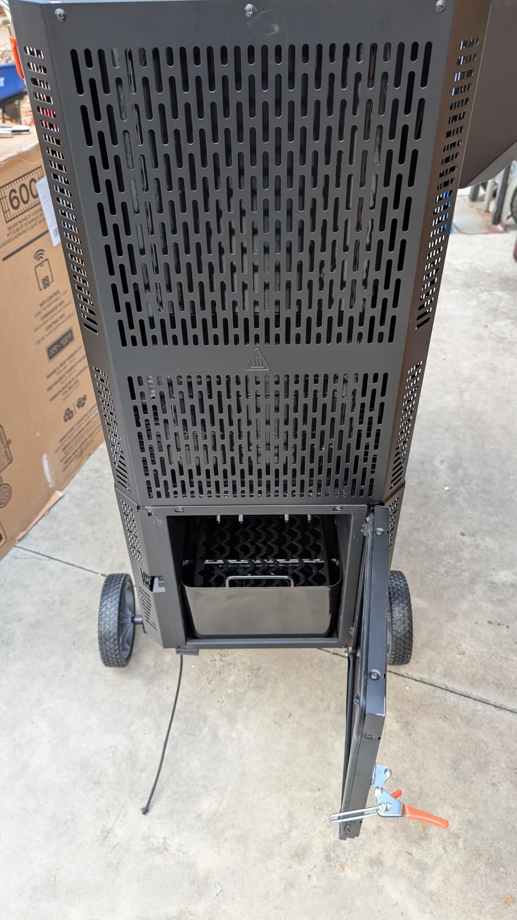 Masterbuilt Gravity Series 600 Digital Charcoal Smoker Grill with WiFi Technology, GravityFed Charcoal Hopper, 600 Cooking Sq. Inches, MB20041023 customer photo 2