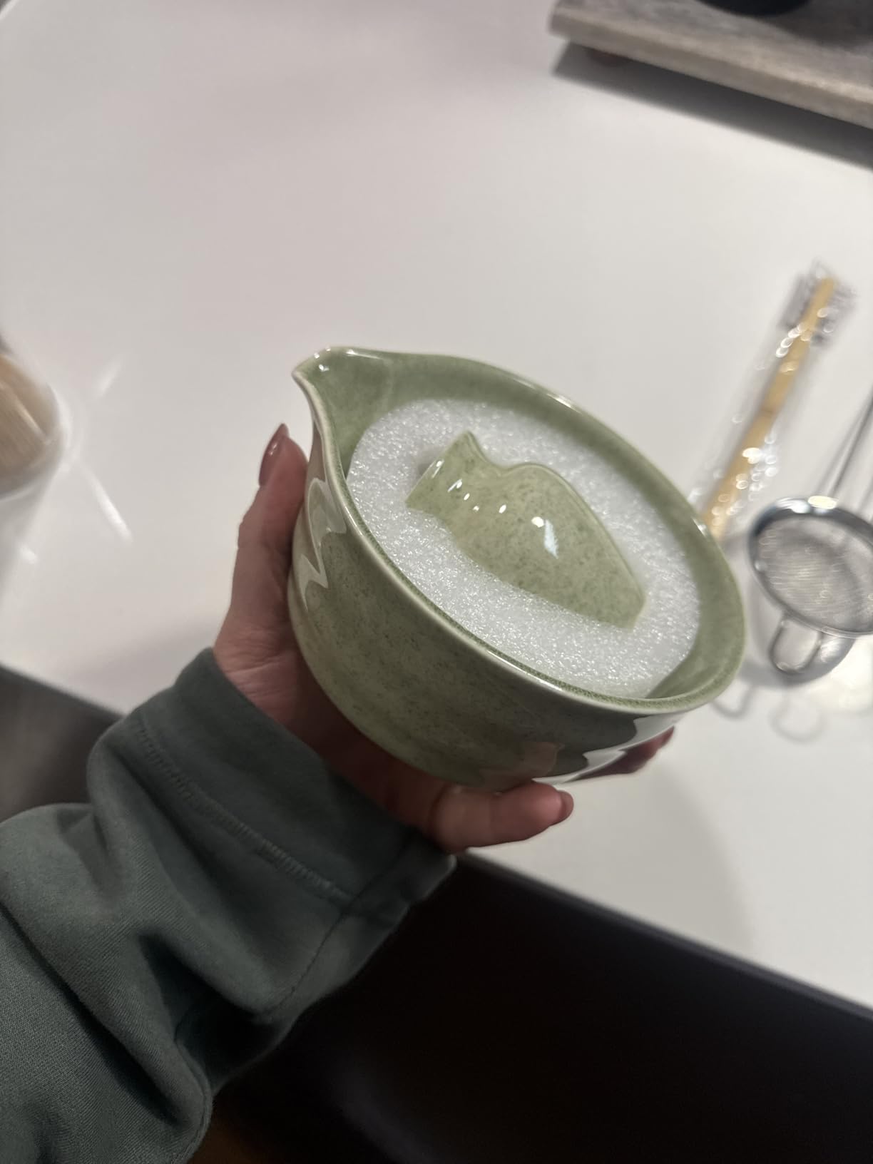 Ochcahser Matcha Set, 17 OZ Matcha Bowl, Matcha Kit for Matcha Lovers - 5 Pce Japanese Matcha Whisk Set with Bowl with Spout, Whisk Holder, Bamboo Whisk and Scoop, Sifter customer photo 2