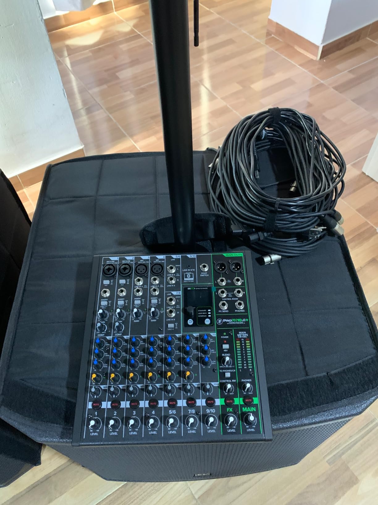 Mackie ProFX10v3+ 10-Channel Professional Analog Mixer with USB, Onyx Mic Preamps, GigFX Effects Engine, and Bluetooth | 4 Onyx Mic Pres, 24-Bit/192khz USB-C 2x4, Editable Gigfx Plus Fx with LCD, Bi-Directional Bluetooth, 48V Phantom customer photo 1