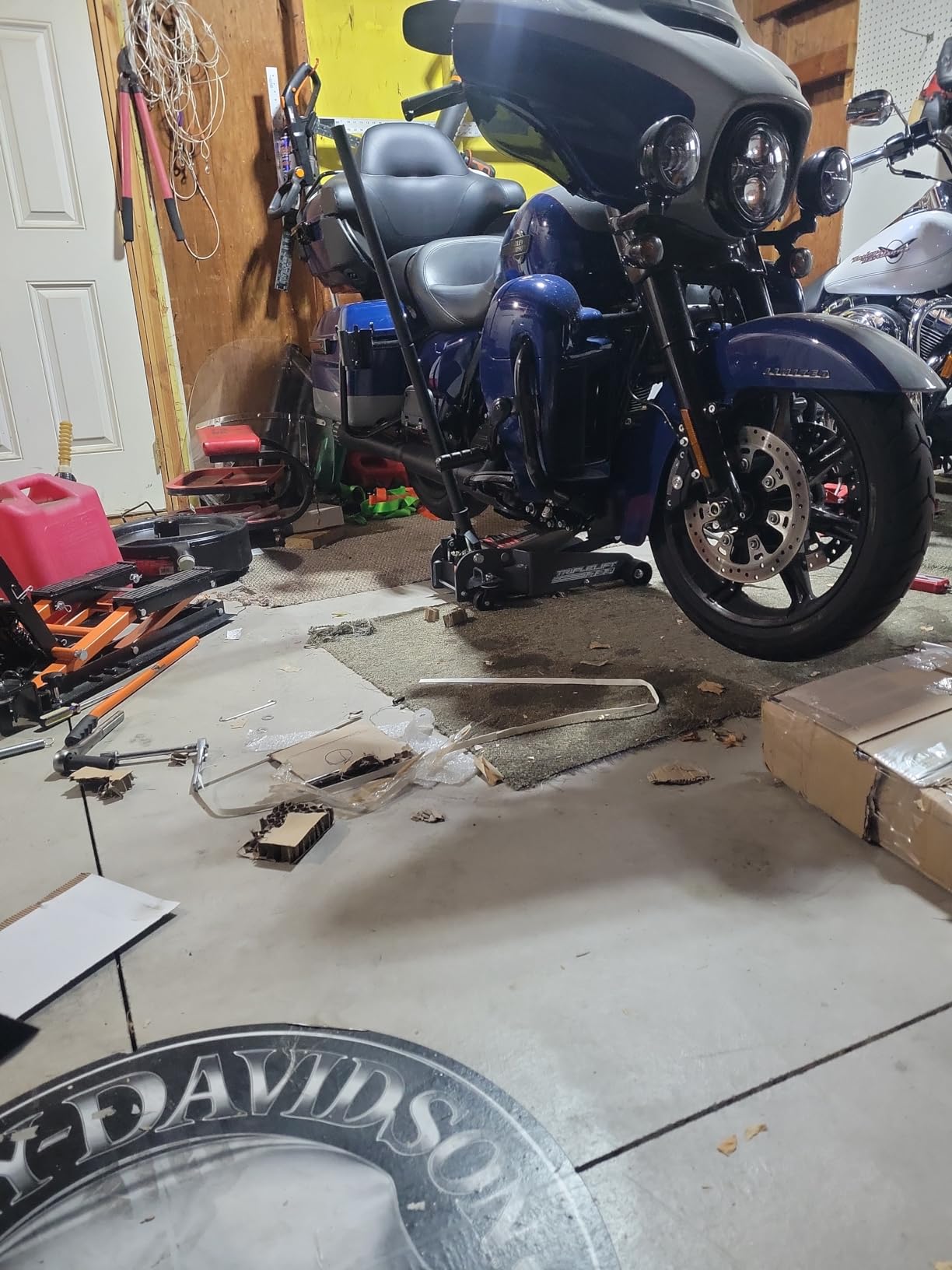 Powerbuilt Big Wheel Triple Lift Garage Jack, 3000 Pound Off Road Lift, Truck, Car, Motorcycle 1.5 Ton Capacity, 620613ECE customer photo 1