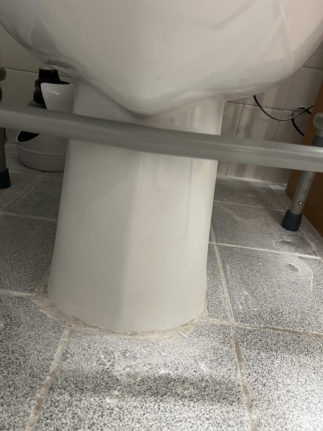 DMI Drop Arm Portable Toilet Commode, Extra-Wide Seat, 500 Pound Weight Capacity, Bucket with Lid Included, Adjustable Legs, Elderly Assistance Products, Grey customer photo 1