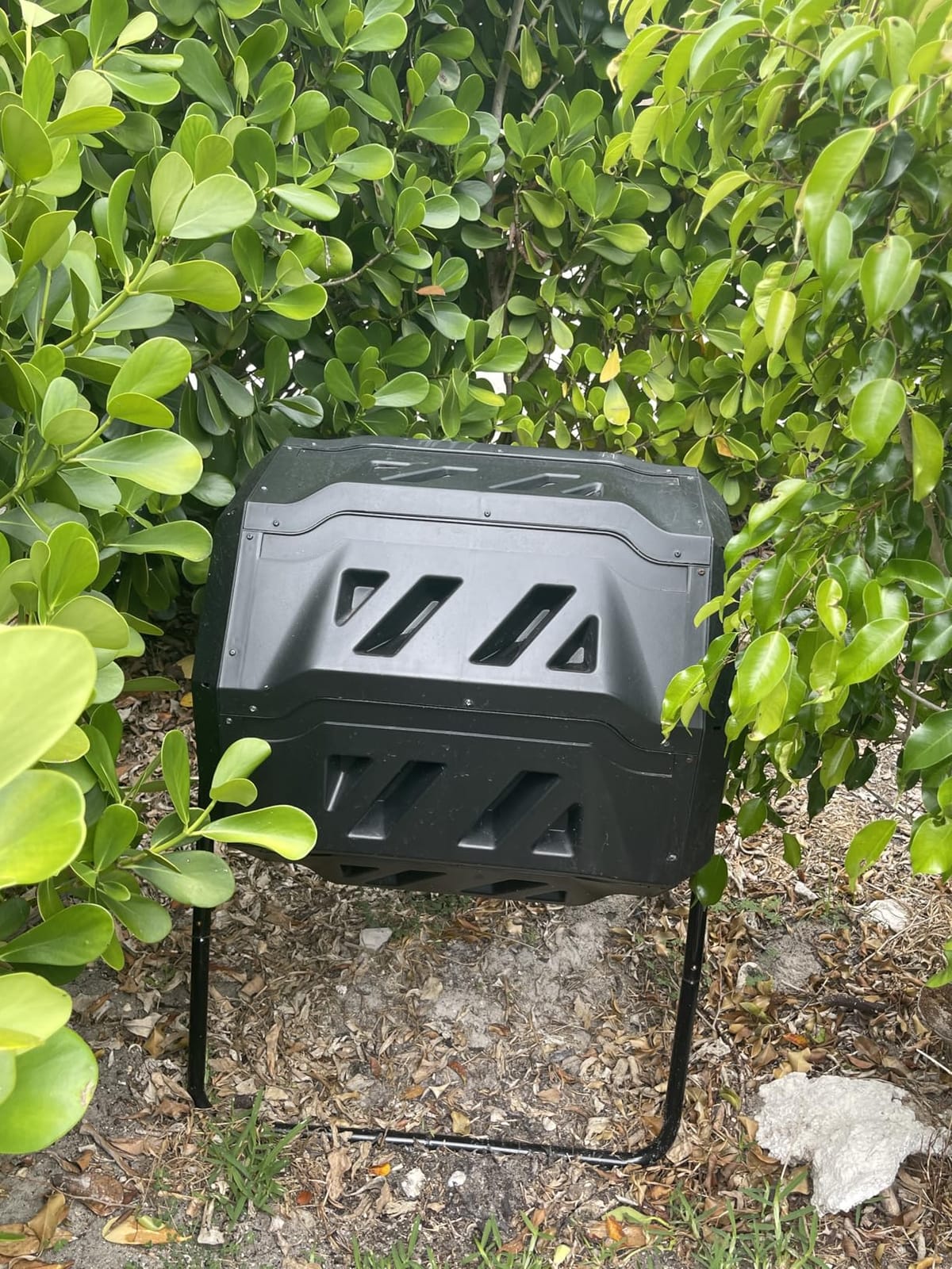 VEVOR Compost Bin, 43-Gal Dual Chamber Composting Tumbler, Large Tumbling Rotating Composter with 2 Sliding Doors and Steel Frame, BPA Free Composter Bin Tumbler for Garden, Kitchen, Yard, Outdoor customer photo 2