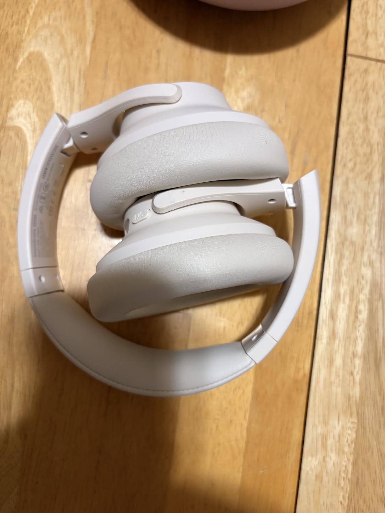 Soundcore by Anker Q20i Hybrid Active Noise Cancelling Headphones, White | Over-Ear, Bluetooth, 40H ANC Playtime, Hi-Res Audio, Big Bass, Transparency Mode, Customize via App, Travel, Home, Office customer photo 2