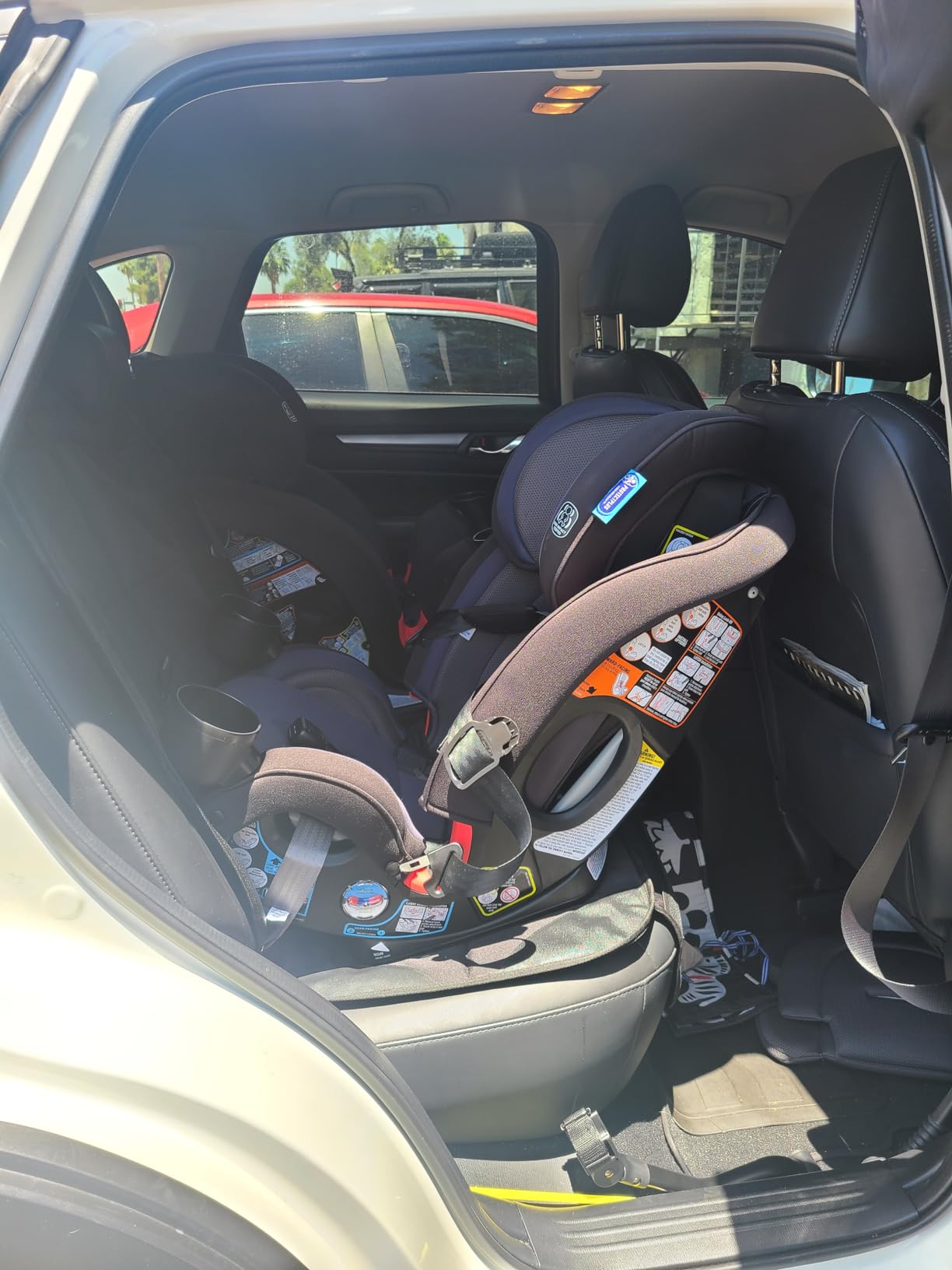 Graco True3Fit LX 3-in-1 Slimfit Car Seat, Rear Facing, Forward Facing to Highback Booster Car Seat, ft. Anti-Rebound Bar - Gotham customer photo 2