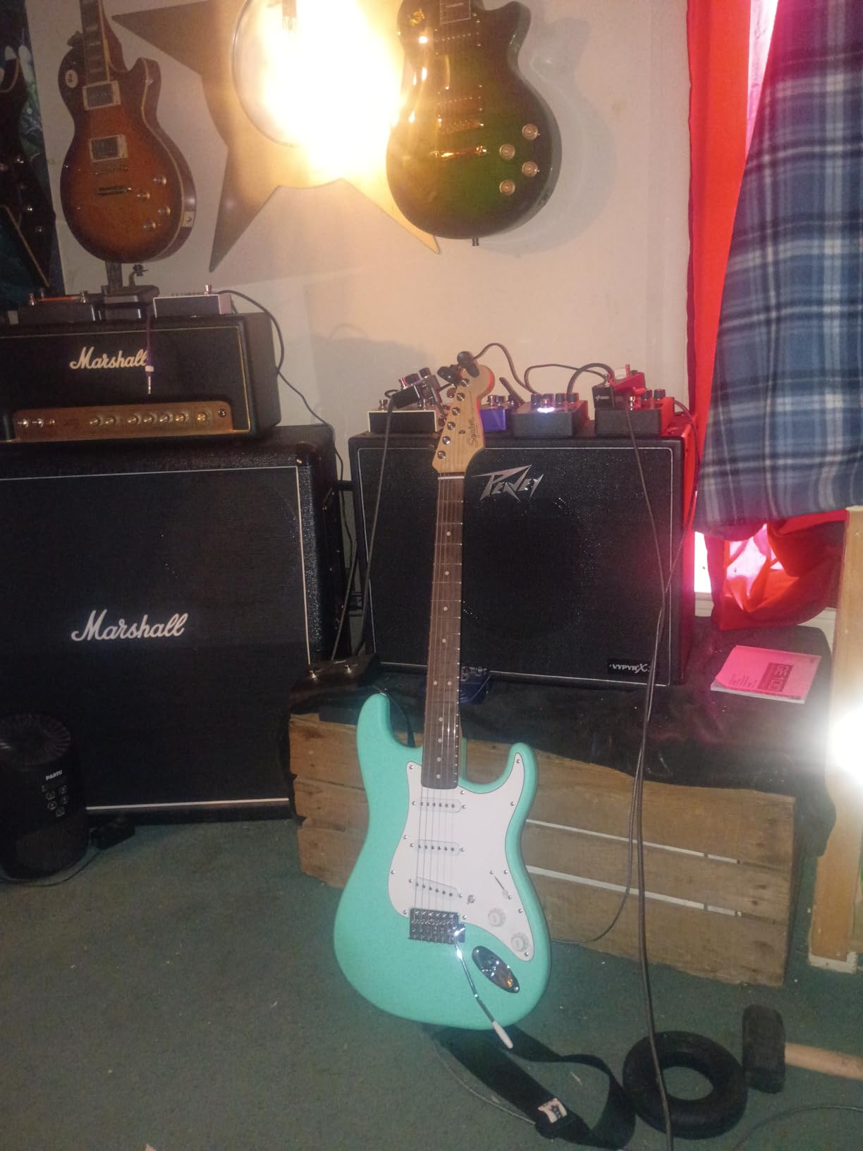 Squier Debut Series Stratocaster Electric Guitar, Beginner Guitar, with 2-Year Warranty, Includes Free Lessons, 2-Color Sunburst with Matte Finish customer photo 2