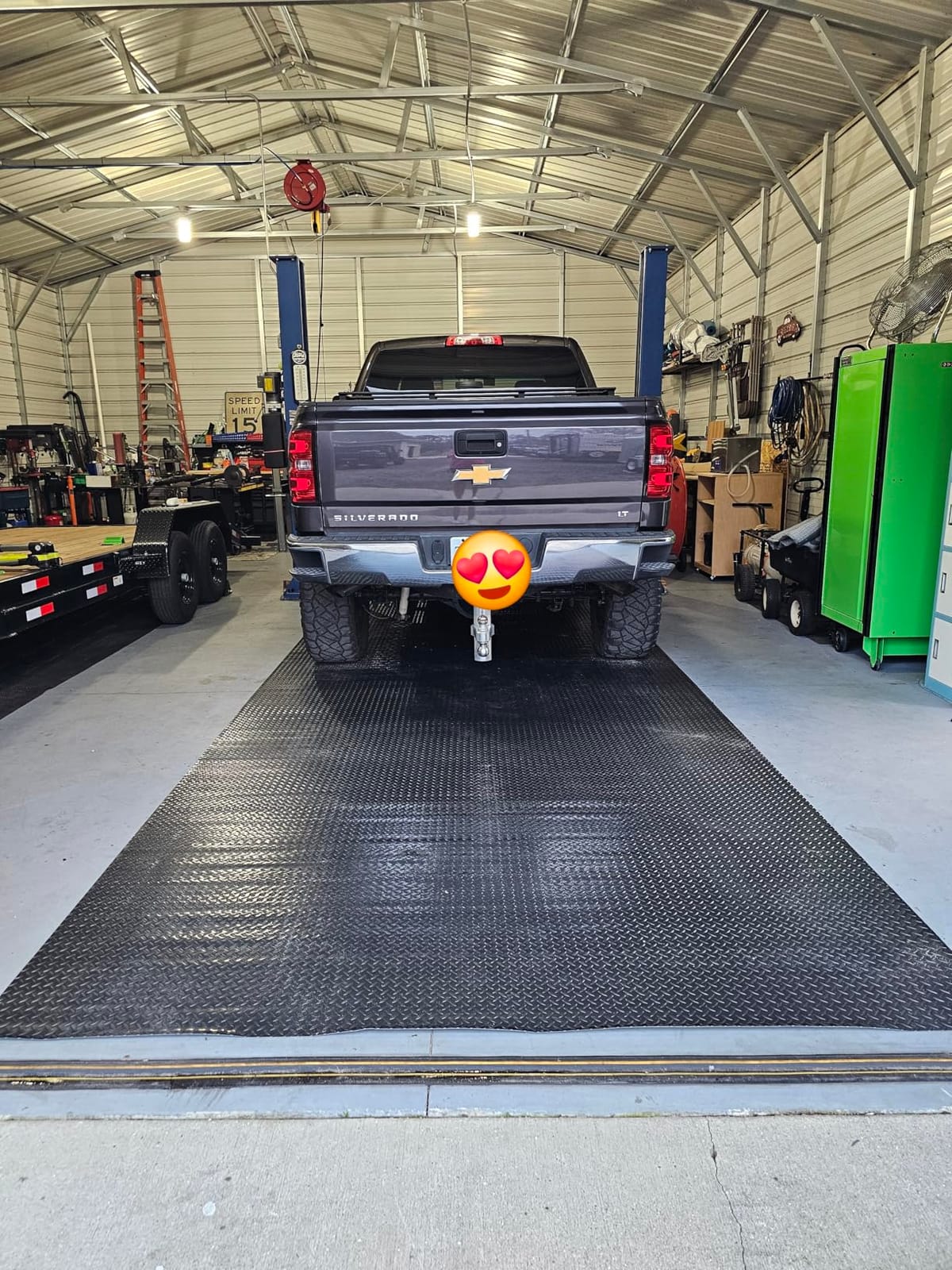 Grandroad auto 8x20 FT Garage Floor Mat, 2.8mm Thickened Flooring Roll for Under Car Diamond Plate PVC Rubber Mat with 20 Pcs Tapes, Non-Slip Floor Mat for Garage, Warehouse, Gyms, Trailer, Black customer photo 2
