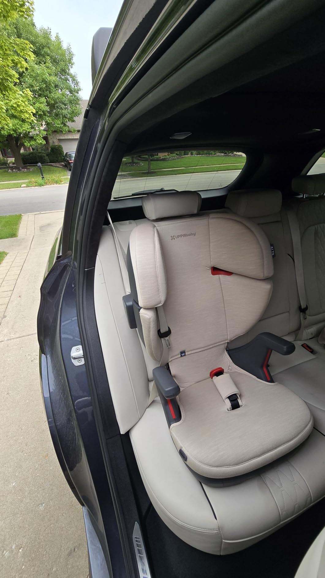 Uppababy Alta V2 High Back Booster Seat with SecureFit - Kavneer customer photo 2