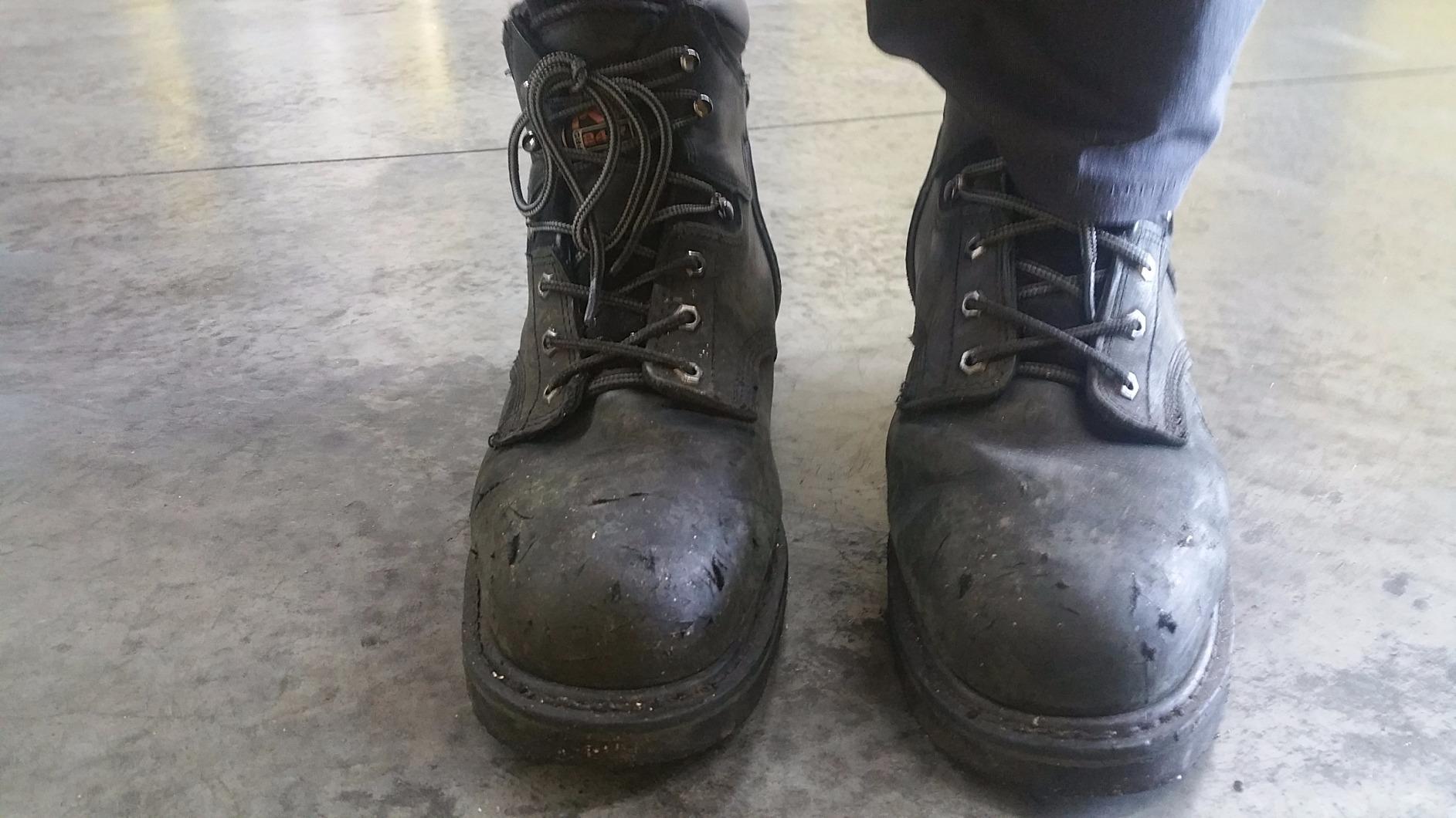 Timberland PRO Men's Pit Boss 6 Inch Steel Safety Toe Industrial Work Boot customer photo 2