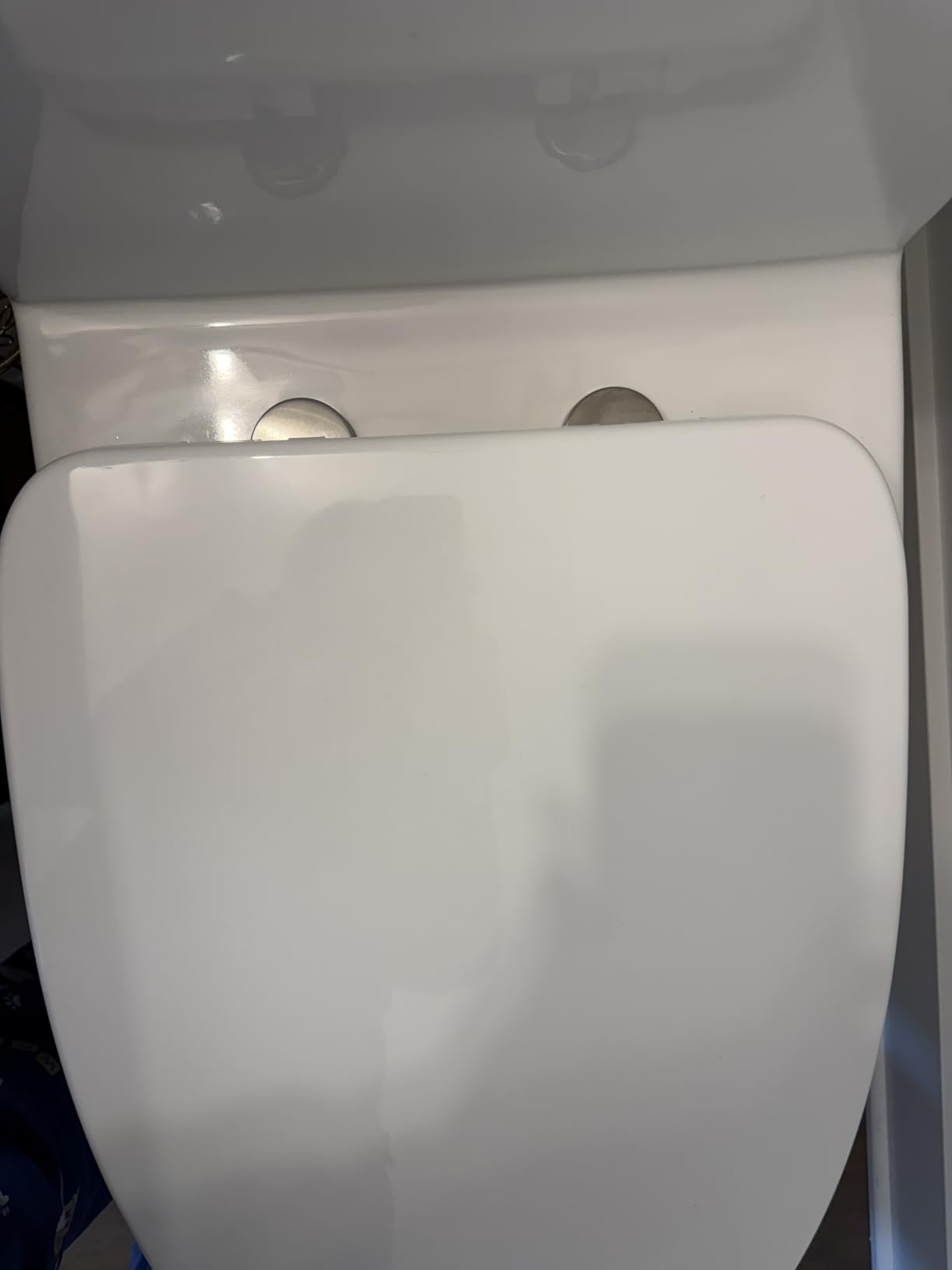 WOODBRIDGEE One Piece Toilet with Soft Closing Seat, Chair Height, 1.28 GPF Dual, Water Sensed, 1000 Gram MaP Flushing Score Toilet with Chrome Button, White, B0940-F-C customer photo 2