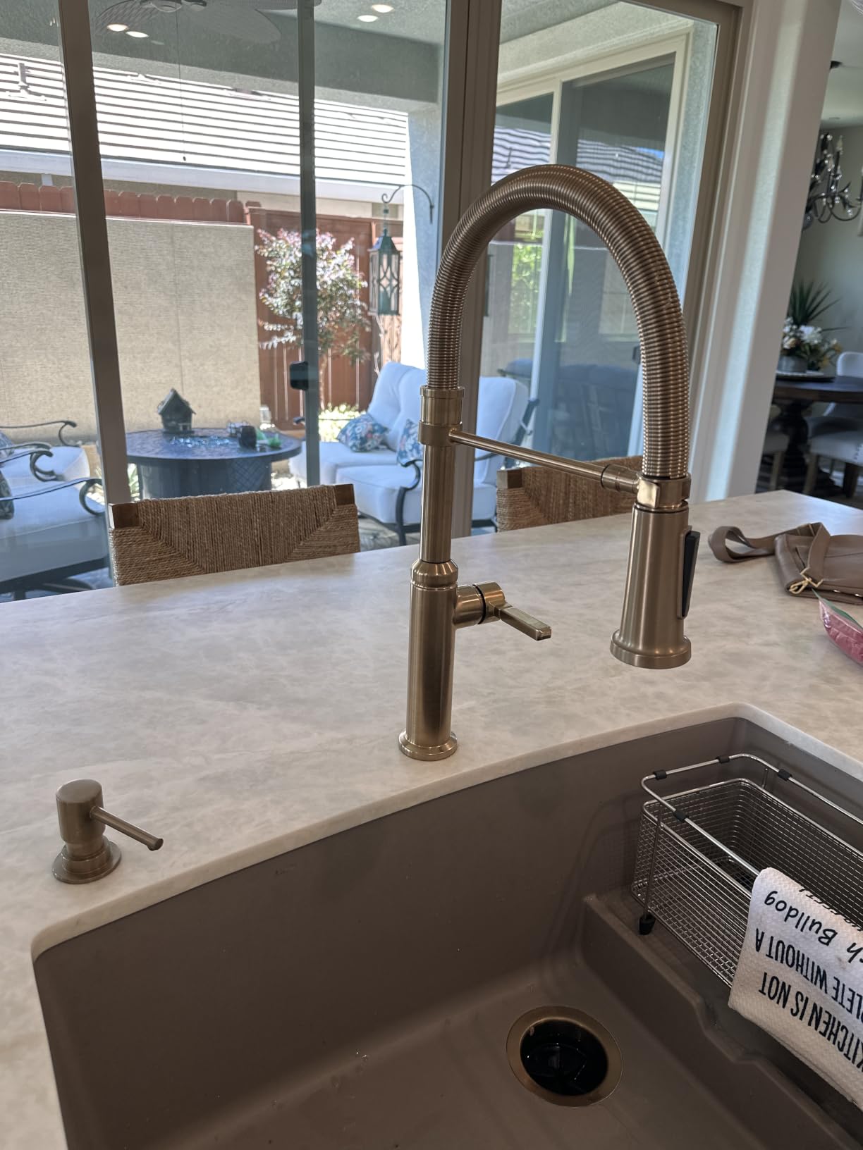 Delta Rhett Pro Style Commercial Kitchen Faucet with Pull Down Sprayer, Chrome 18829-DST customer photo 1