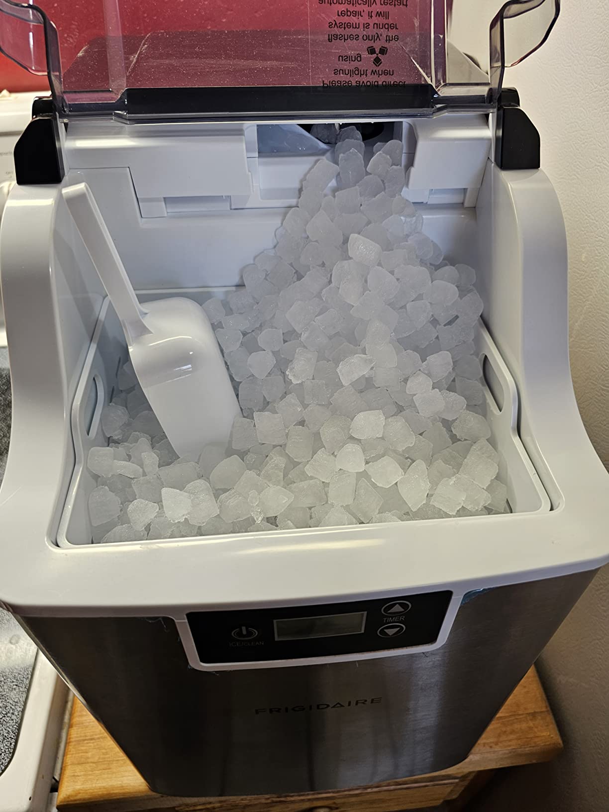 Frigidaire Countertop Crunchy Chewable Nugget Ice Maker, Compact, 33lbs per Day, Metallic Finish customer photo 1