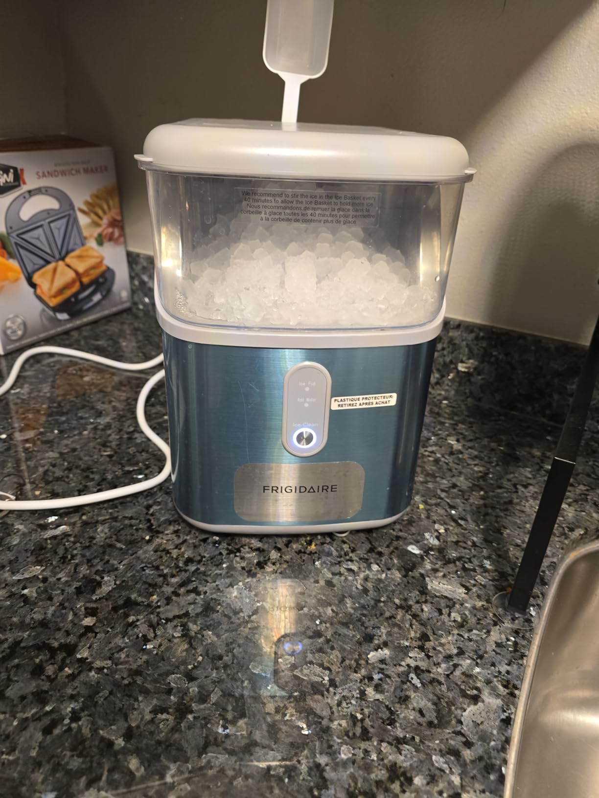 Frigidaire Countertop Crunchy Chewable Nugget Ice Maker, Compact, 33lbs per Day, Metallic Finish customer photo 2