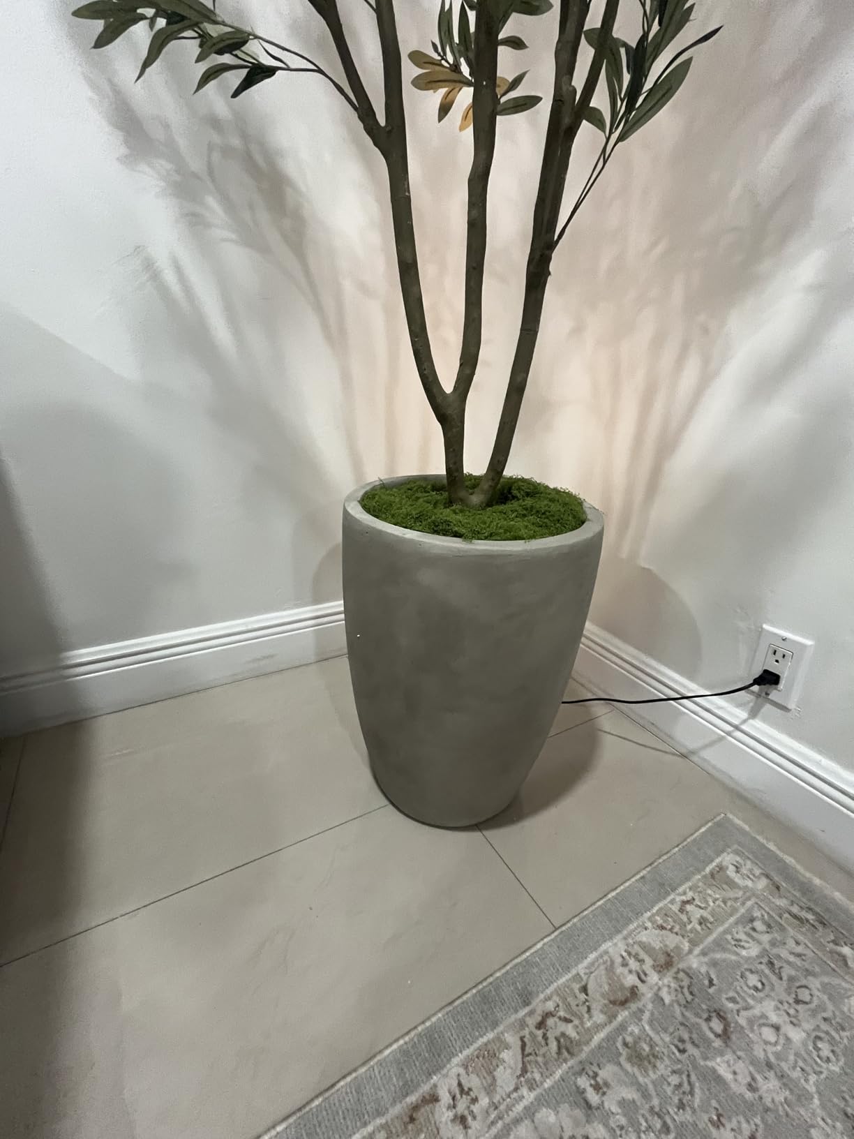Kante Small Round Tapered Weathered Concrete Planter 18.1