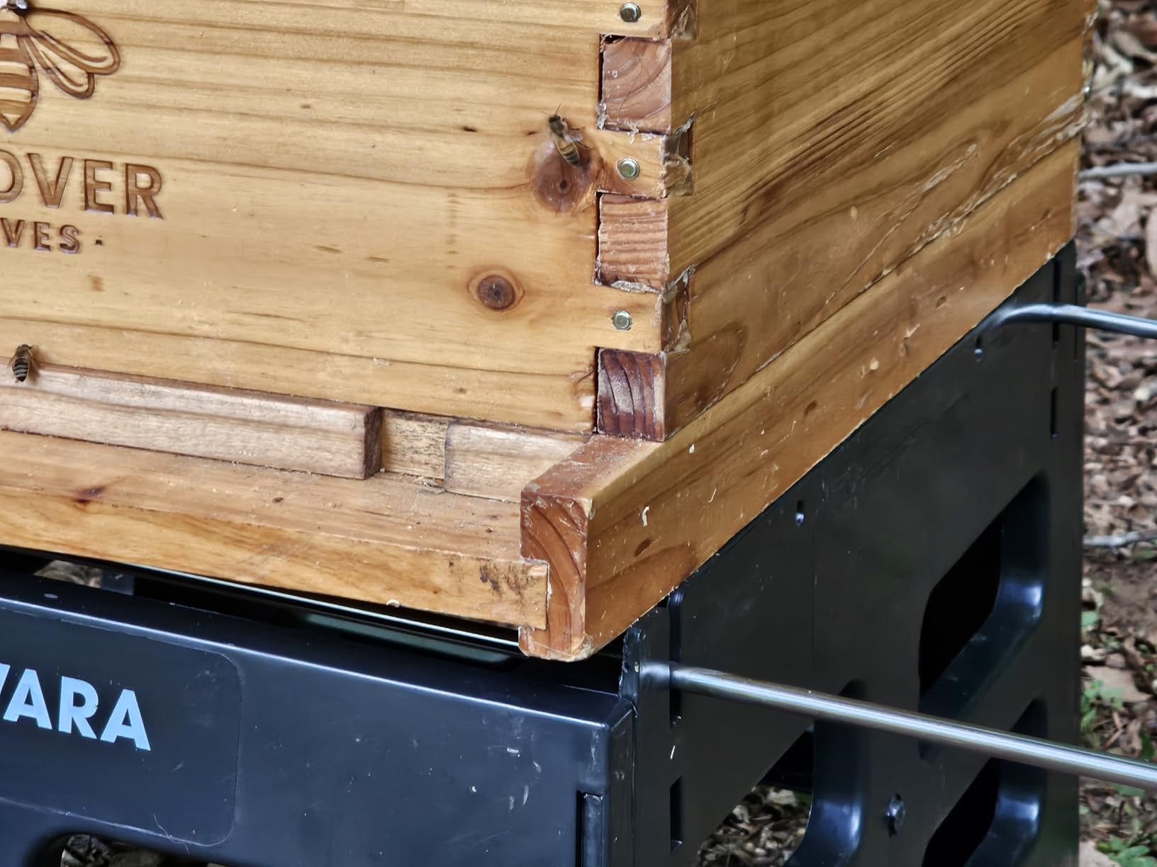 SunVara Bee Hive Stand 10 Frame for Beekeeper Hive Stands Beehive Stand Bee Keeper Hive Stand Beekeeping Frame Rest Ideal for Beehive Support Hive Stands for 10 Frame Hives customer photo 1