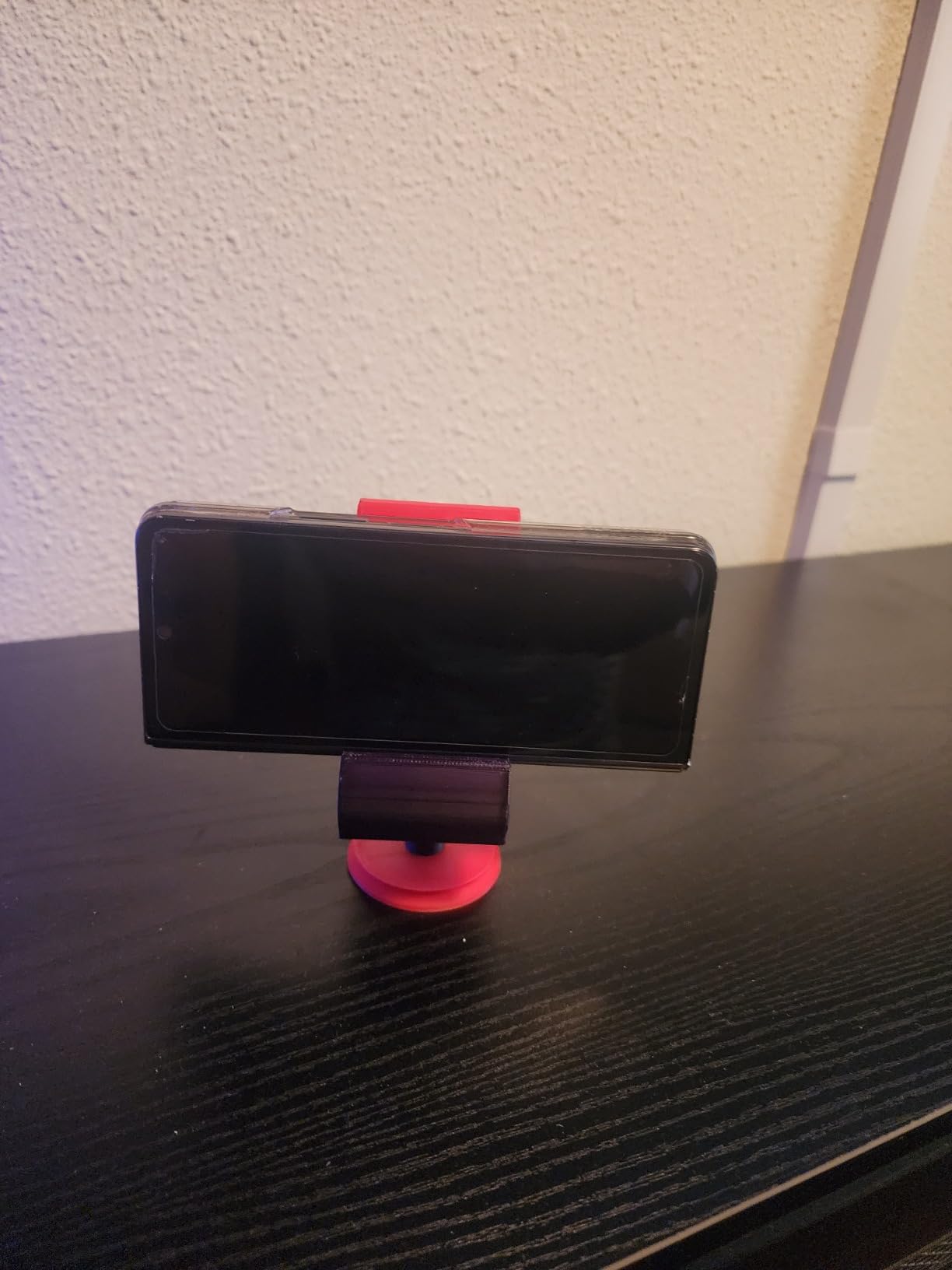 VELENTI Gamer Chair Phone Stand - Phone Holder for Smartphones, Kindles Up to 19 cm Tall - Fun Gaming Accessories for Gamers - Useful Gamer Gadgets - Lovely Birthday Gift for Gamers customer photo 1