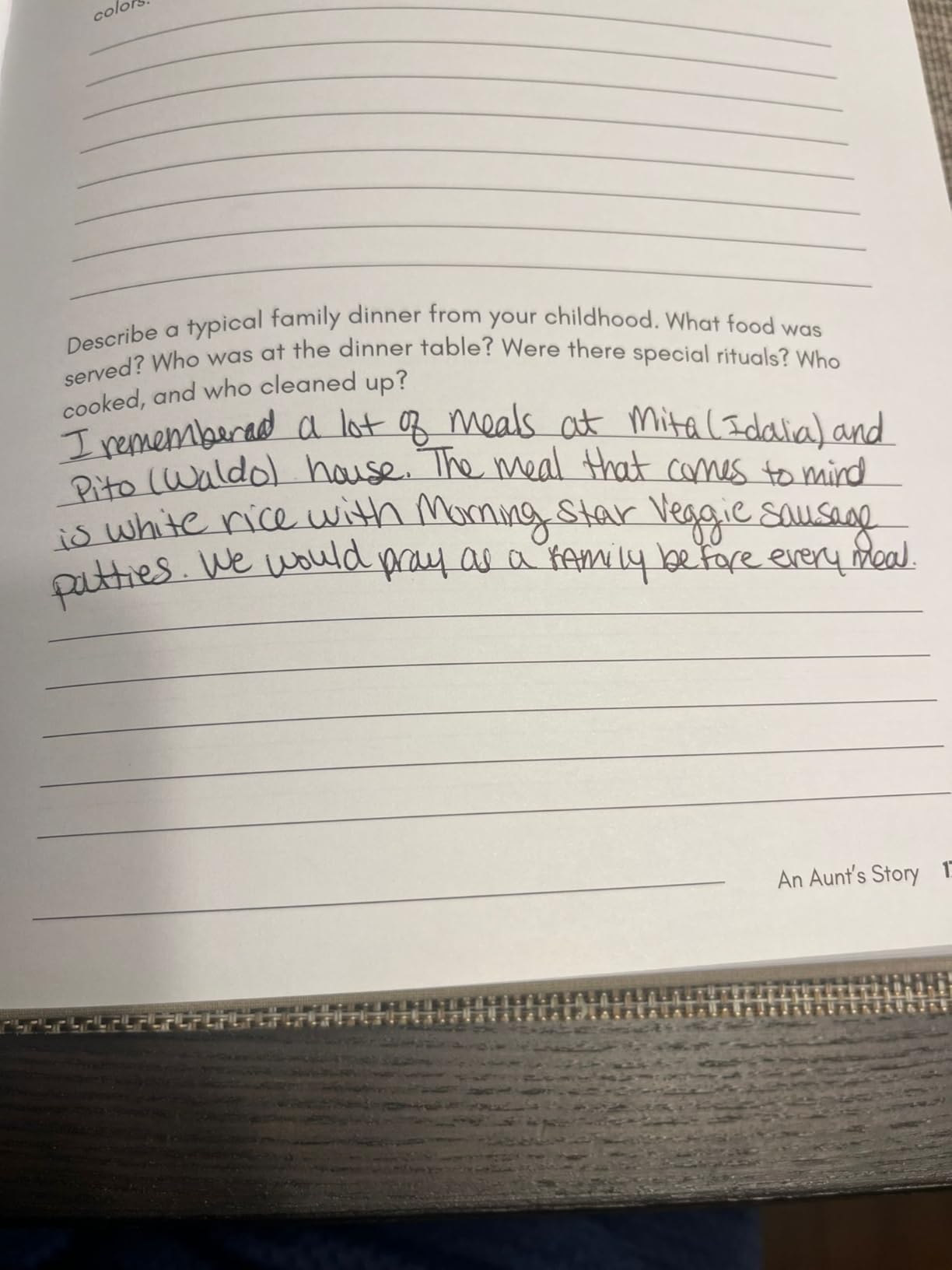 Mom's Life Story Journal (Hardcover): A Meaningful Keepsake for Mom to Share Her Journey and Memories, Book Includes 250+ Prompt Questions, Sentimental Gifts for Mother's Day, Birthday & Christmas customer photo 2