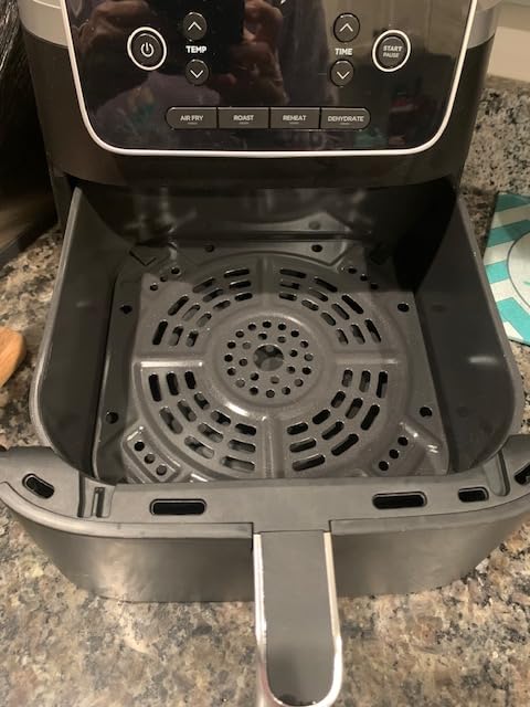 Ninja Air Fryer Pro XL, 6.5 Qt, 7-in-1, Grey, AF182AMZ | Max crisp, broil, air fry, roast, bake, reheat, dehydrate, 450F max, Fits 9 lbs wings customer photo 2