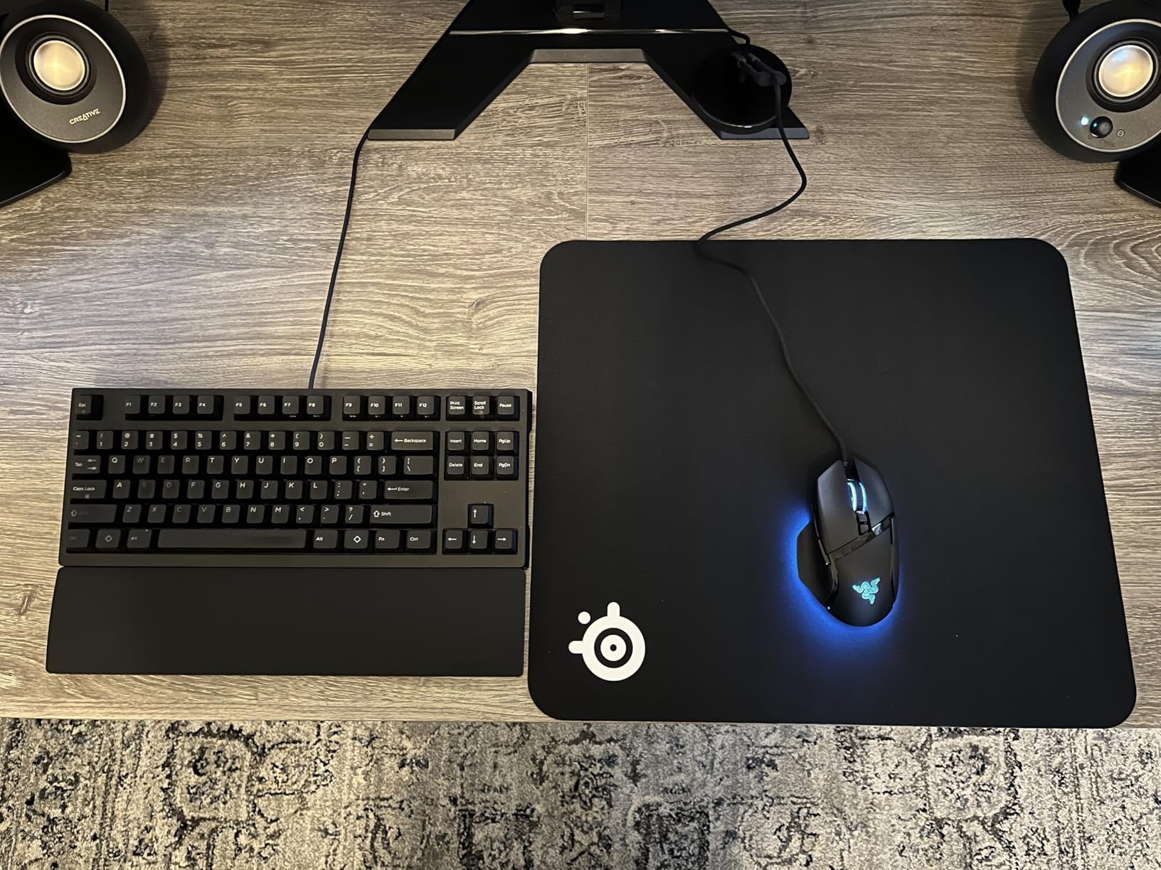 SteelSeries QcK Gaming Mouse Pad - XXL Cloth - Peak Tracking and Stability - Esports Mousepad - Never-Slip - Full Desk Coverage customer photo 2