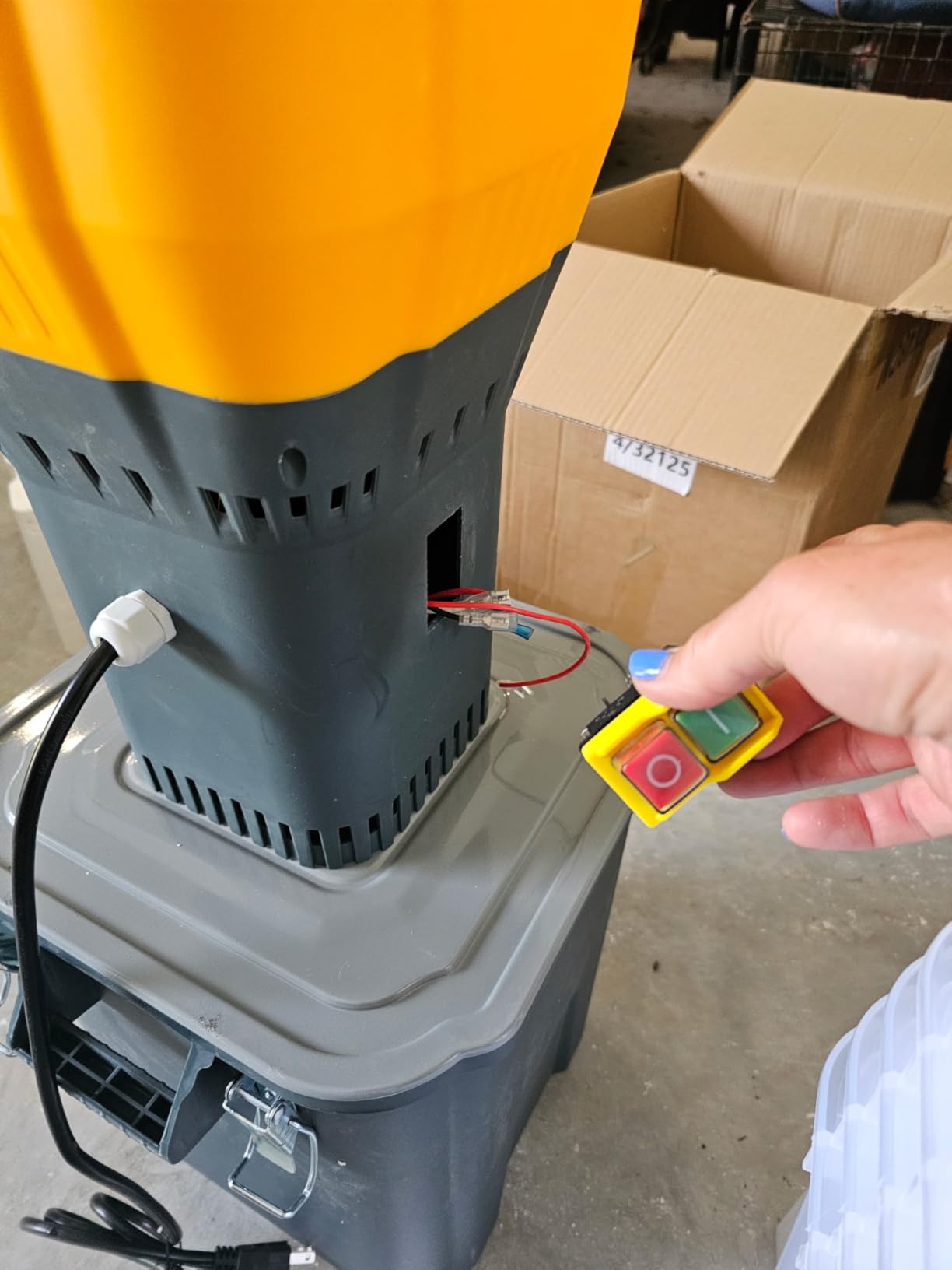 Grain Mill Corn Grinder, 1000w Electric Feed Grinder Mill 25L | Dust-Free Dry Cereals Grinder with Detachable Hopper & 5 Sieves for Wheat Corn Grain Spice Coffee Beans 6.6 Gallons customer photo 1