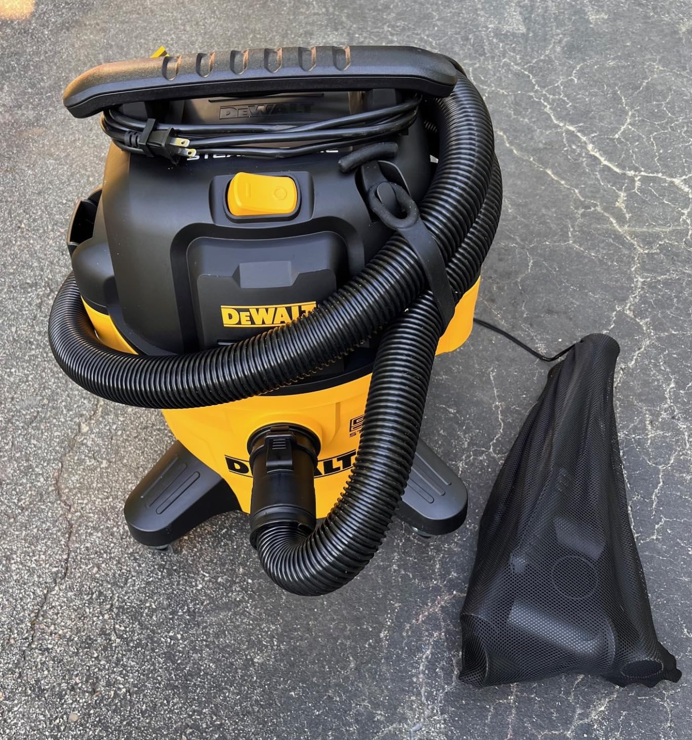 DEWALT STEALTHSONIC Wet Dry Shop Vac 6 Gallon, Shop Vacuum Wet and Dry 5 HP, Ultra Quiet Shopvac with Powerful Suction, Wet Dry Vacuum Cleaner for Home, Garage, Workshop, Jobsite, DXV06P-QT customer photo 1