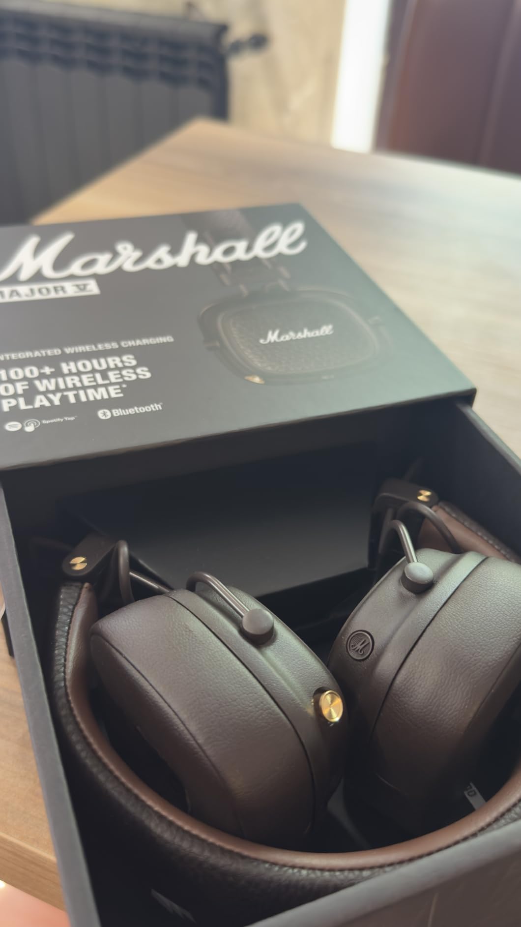 Marshall Major V Wireless On-Ear Bluetooth Headphones - 100+ Hr Playtime | Detachable Audio Cable | Microphone for Calls | Lightweight, Foldable Design for Travel - Black customer photo 1