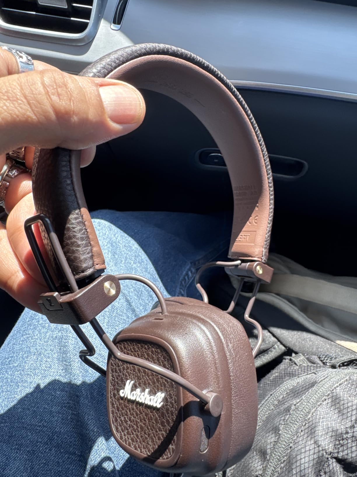 Marshall Major V Wireless On-Ear Bluetooth Headphones - 100+ Hr Playtime | Detachable Audio Cable | Microphone for Calls | Lightweight, Foldable Design for Travel - Black customer photo 2