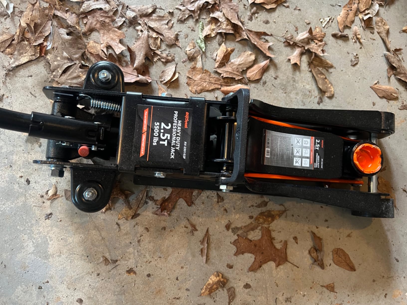 AV Steel Low Profile Floor Jack 2.5 Ton (5000 lbs), Lift Range 3.4