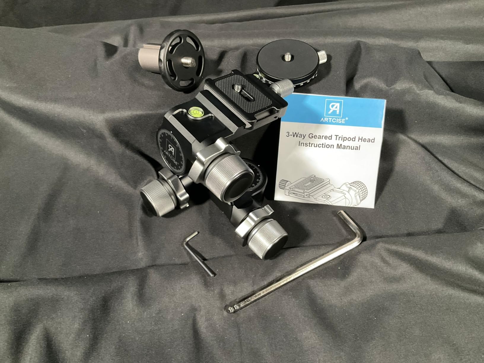3-Way Geared Tripod Head ARTCISE Professional Geared Tripod Head with Arca Type QR Plate and 360° Panoramic Arca Type QR Plate,Millimeter Micro-Adjustment,Full CNC Aluminum Alloy,Max Load 13lbs customer photo 1