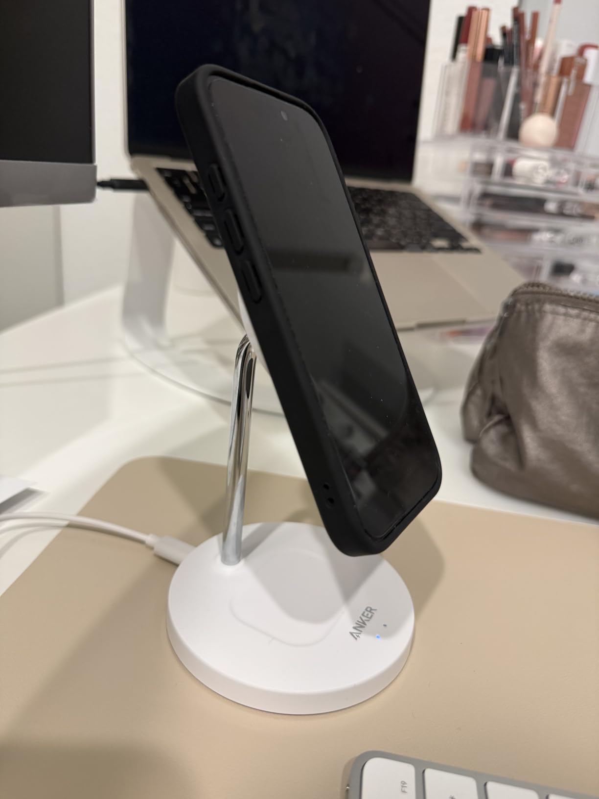 Anker MagGo 2-in-1 MagSafe Compatible Qi2 15W Wireless Charging Stand | Qi2 Certified, Fast Charging, Wireless Charger for iPhone 17, AirPods Pro, and More customer photo 1