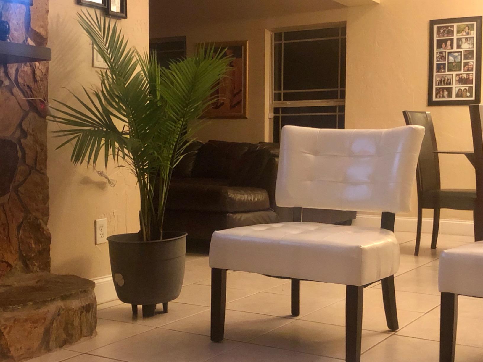 Roundhill Furniture Movile Boucle Tufted Accent Chair with Oversized Seating, White customer photo 1