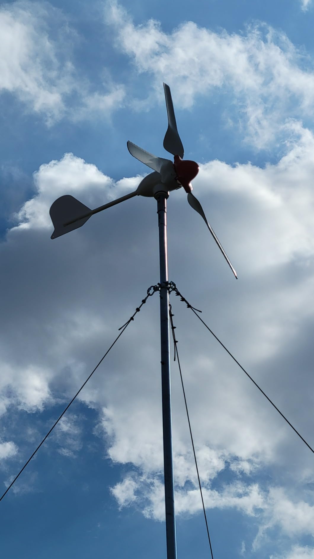 VEVOR 800W Wind Turbine Generator, 12V Wind-Turbine Kit, 3-Blade Power Generator with MPPT Controller & 2.5m/s Startup Speed, Suitable for Home, Farm, RVs, Boats (Tower Pole Not Included) customer photo 2