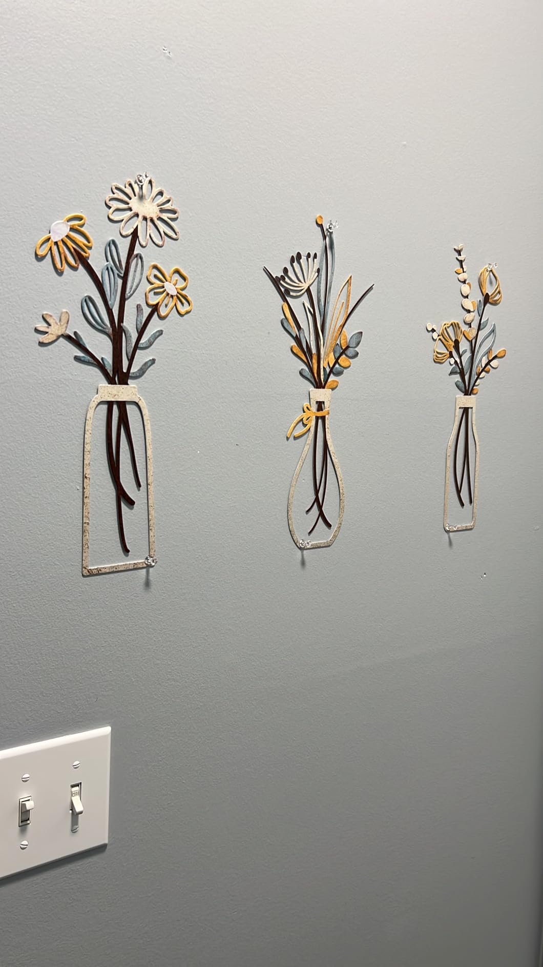 Pigort 3 Pieces Metal Flowers Wall Art- Rustic Farmhouse Decor Minimalist Decor for Living Room Bathroom Bedroom Dining Room, Housewarming Gifts Christmas Decoration(Beige, Vase-C) customer photo 1