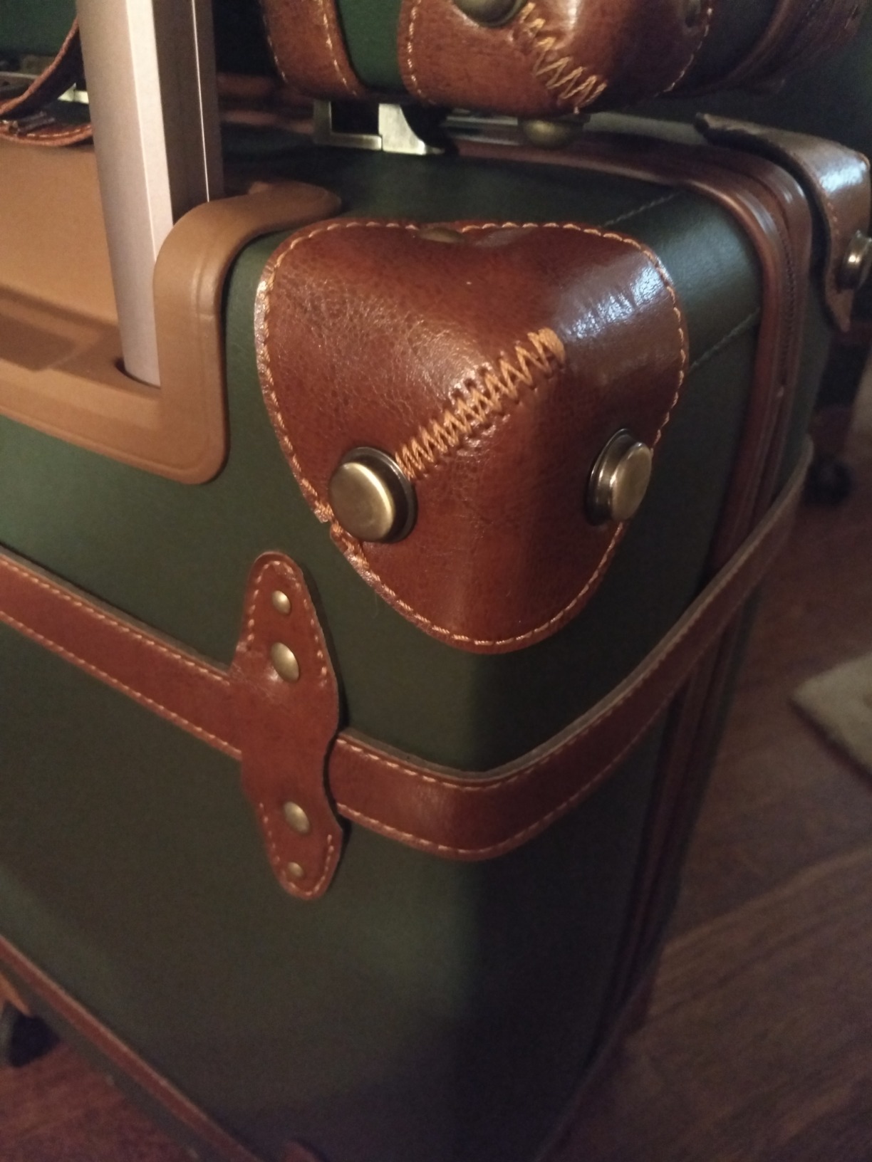 NZBZ Vintage Luggage Set for Women, 3 Piece Retro Trunk Suitcase Set with Spinner Wheels, PU Leather Travel Luggage with TSA-Accepted Lock & Protective Cover, 20/24/28 Inch, Vintage Olive customer photo 1