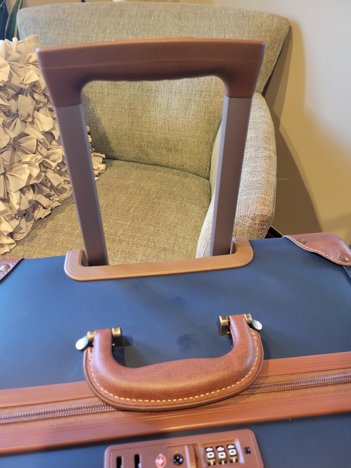 NZBZ Vintage Luggage Set for Women, 3 Piece Retro Trunk Suitcase Set with Spinner Wheels, PU Leather Travel Luggage with TSA-Accepted Lock & Protective Cover, 20/24/28 Inch, Vintage Olive customer photo 2
