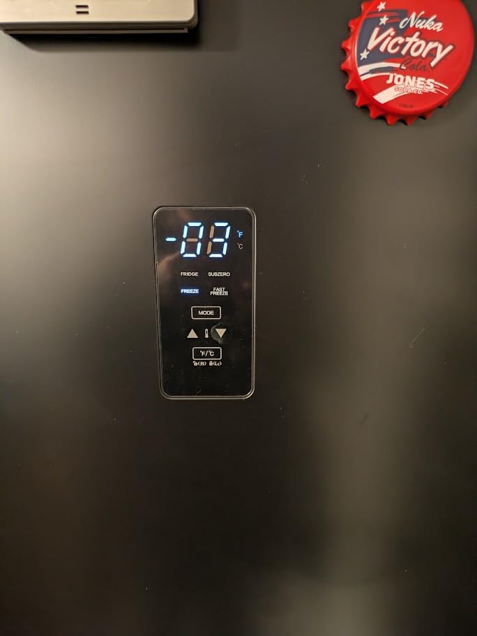 BLACK+DECKER 14 Cu. Ft. Convertible Freezer Refrigerator, Upright Freezer with Glass Shelves, ENERGY STAR rated, Frost Free, BUC1400XW, White customer photo 1