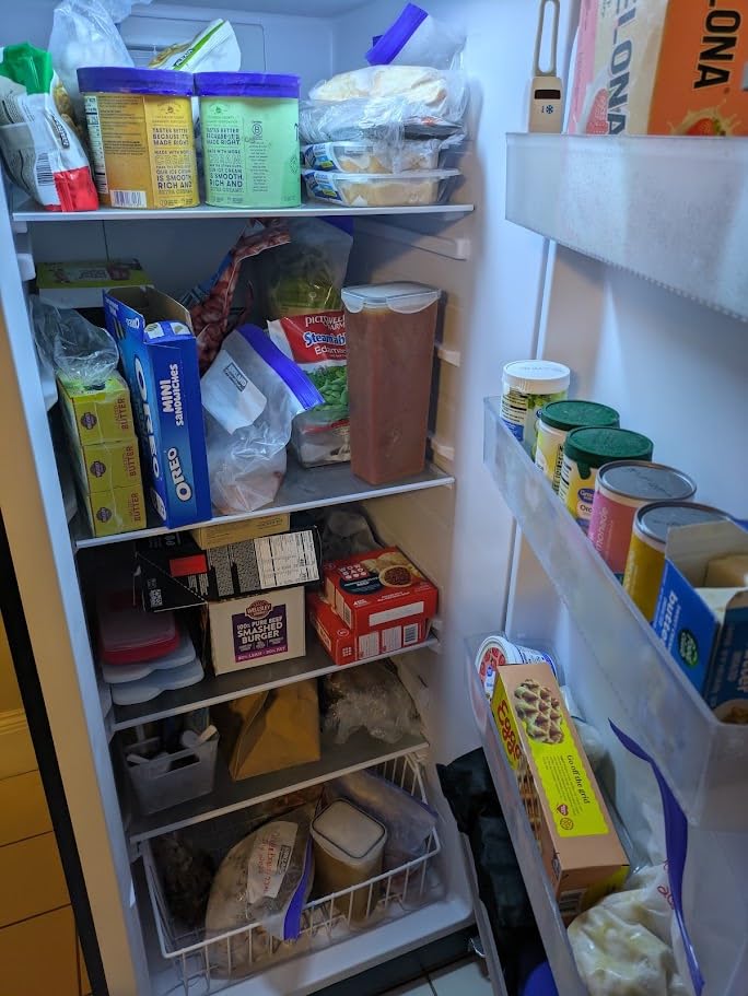BLACK+DECKER 14 Cu. Ft. Convertible Freezer Refrigerator, Upright Freezer with Glass Shelves, ENERGY STAR rated, Frost Free, BUC1400XW, White customer photo 2