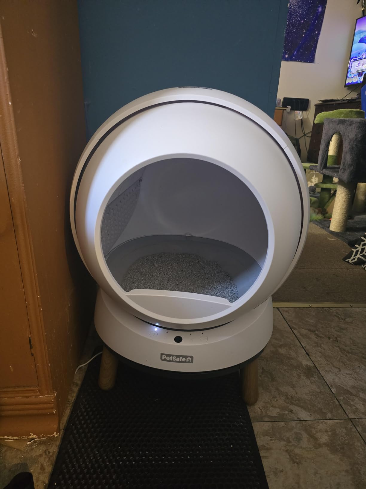 PetSafe ScoopFree SmartSpin Self-Cleaning Litter Box, White | Up to 2 Weeks of Hands-Free Cleaning, 4x Better Odor Control, App Monitors Weight & Litter Habits, For Cats up to 25 Lbs customer photo 1