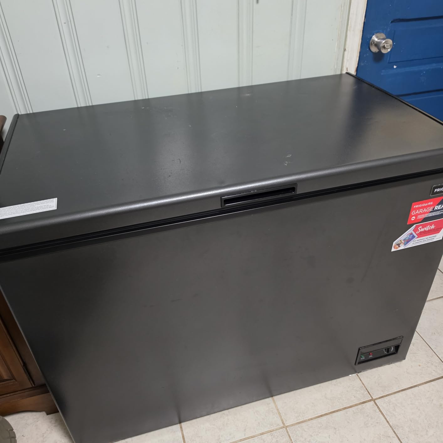 Frigidaire Chest Deep Freezer, 7 Cu. Ft. Capacity, Granita Rugged Design-Adjustable Thermostat-Removable Vinyl Coated Wire Basket-Easy Defrost Drain customer photo 1