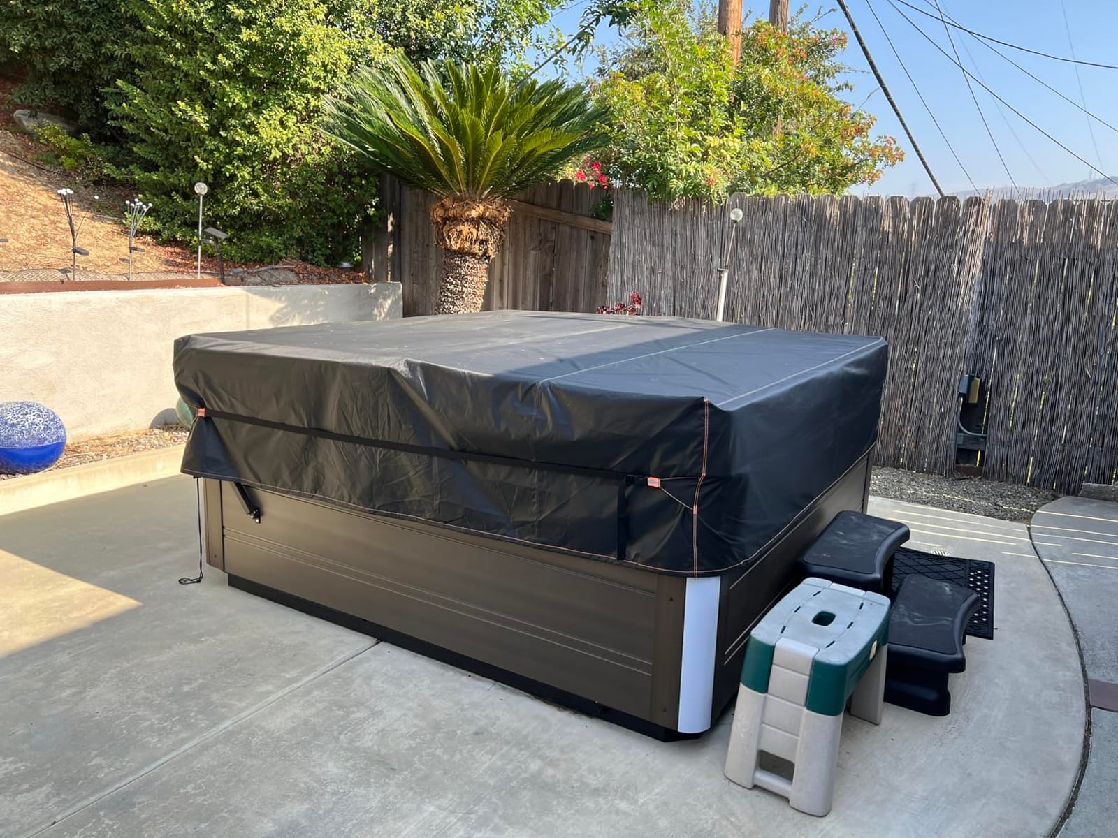 Enzeno Outdoor SPA Hot Tub Cover Waterproof Square 86 x 86 inch fit 84 x 84 or 83 x 83 or 82 x 82 or 7 ft x 7 ft 420D Heavy Duty Cub Hot Tub Lid Protectors Protective Cover Cap customer photo 1