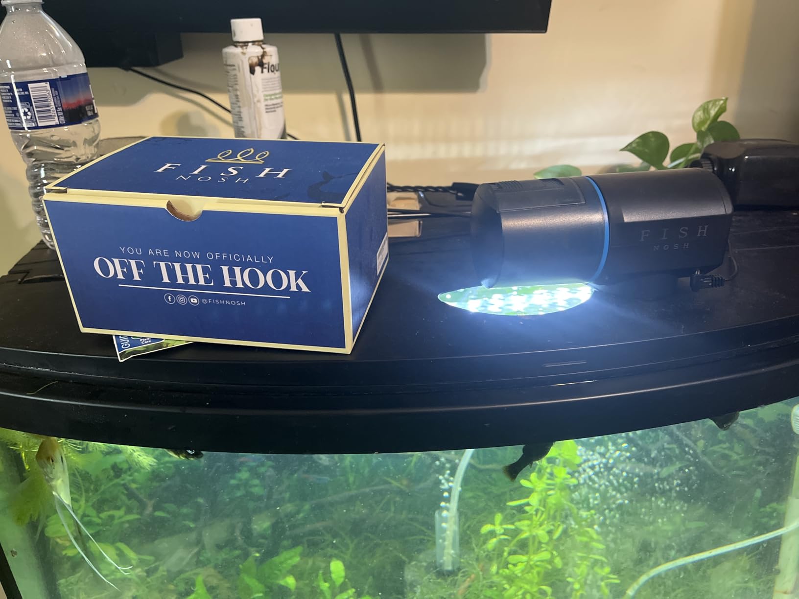 Automatic Fish Feeder for Aquarium with Digital Thermometer - 2026 Auto Fish Food Dispenser Programmable, Vacation Feeder for Fish, Adjustable Portions, Auto Fish Feeder for Small & Big Tanks customer photo 1