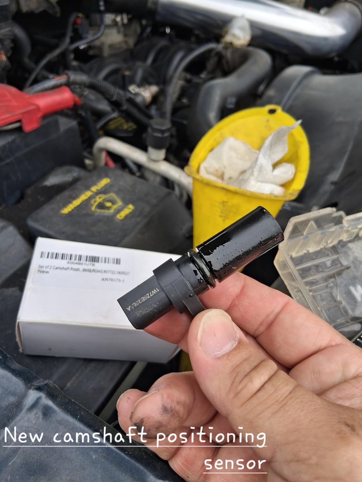Set of 2 Camshaft Position Sensor Compatible with Ford F150 F250 F350 E150 E250 E350 Explorer Mustang Expedition Taurus Replaces 1W7Z6B288AB, PC643, 907722, 1800527 customer photo 1