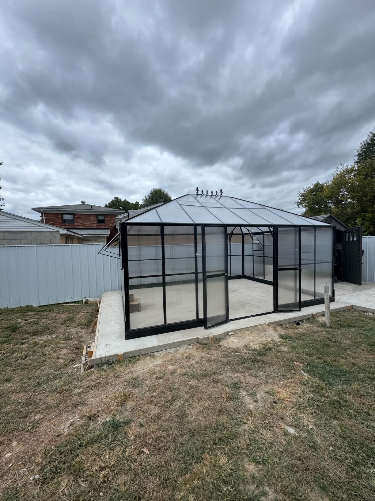 Jocisland 16x12x9.5 FT Outdoor Polycarbonate Greenhouse, 6 FT Wall Height | Aluminum Greenhouses with 4 Ventilation and Rain Gutter, Double Doors with Hook, Walk-in Greenhouse for Backyard Garden customer photo 2