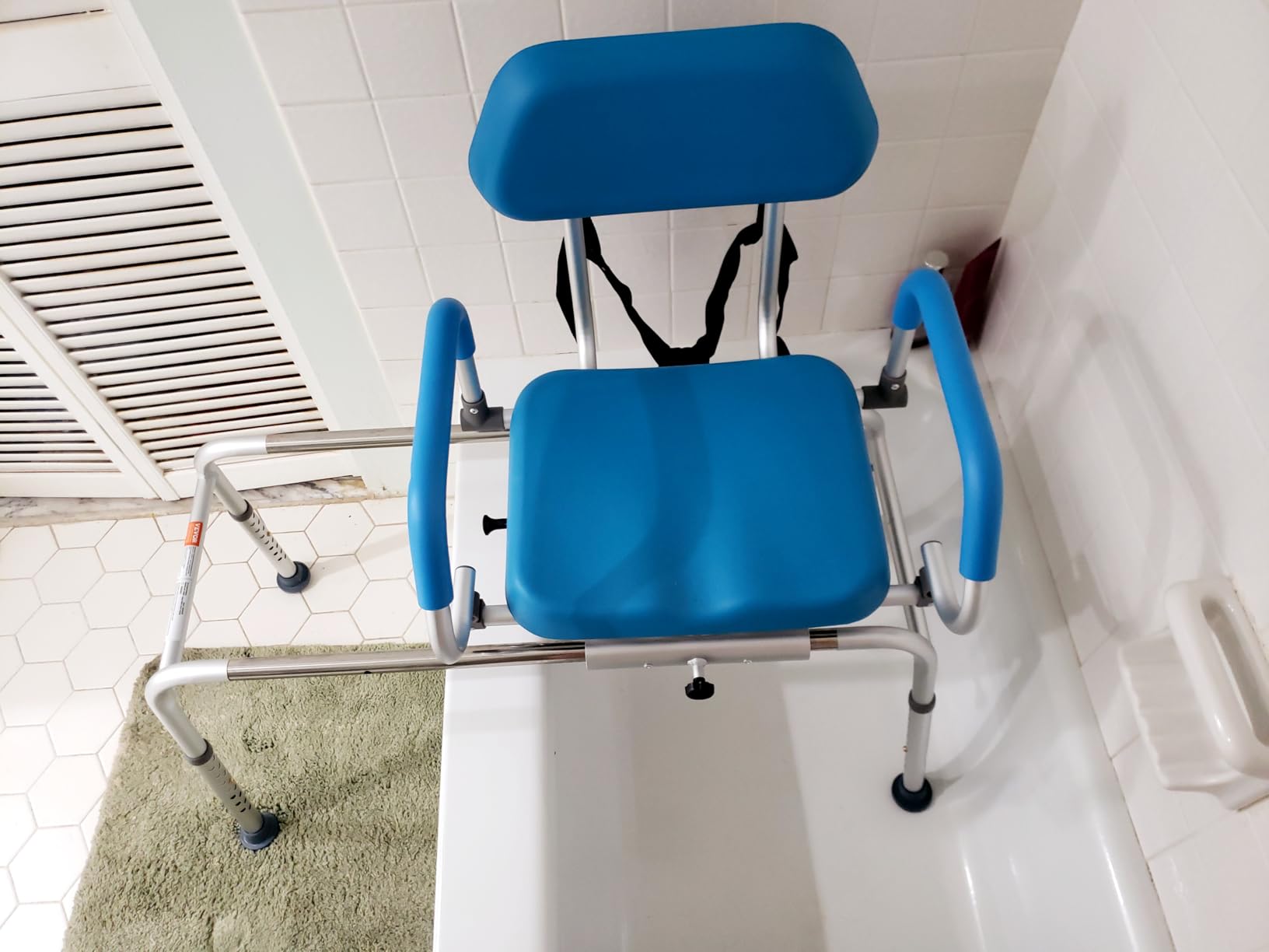 VEVOR Sliding Tub Transfer Bench with 360 Degree Swivel Seat, Sliding Shower Chair with Pivoting Armrest & Padded Seat and Safety Belt, Height Adjustable Bath Chair for Elderly Disabled, 330LBS customer photo 2