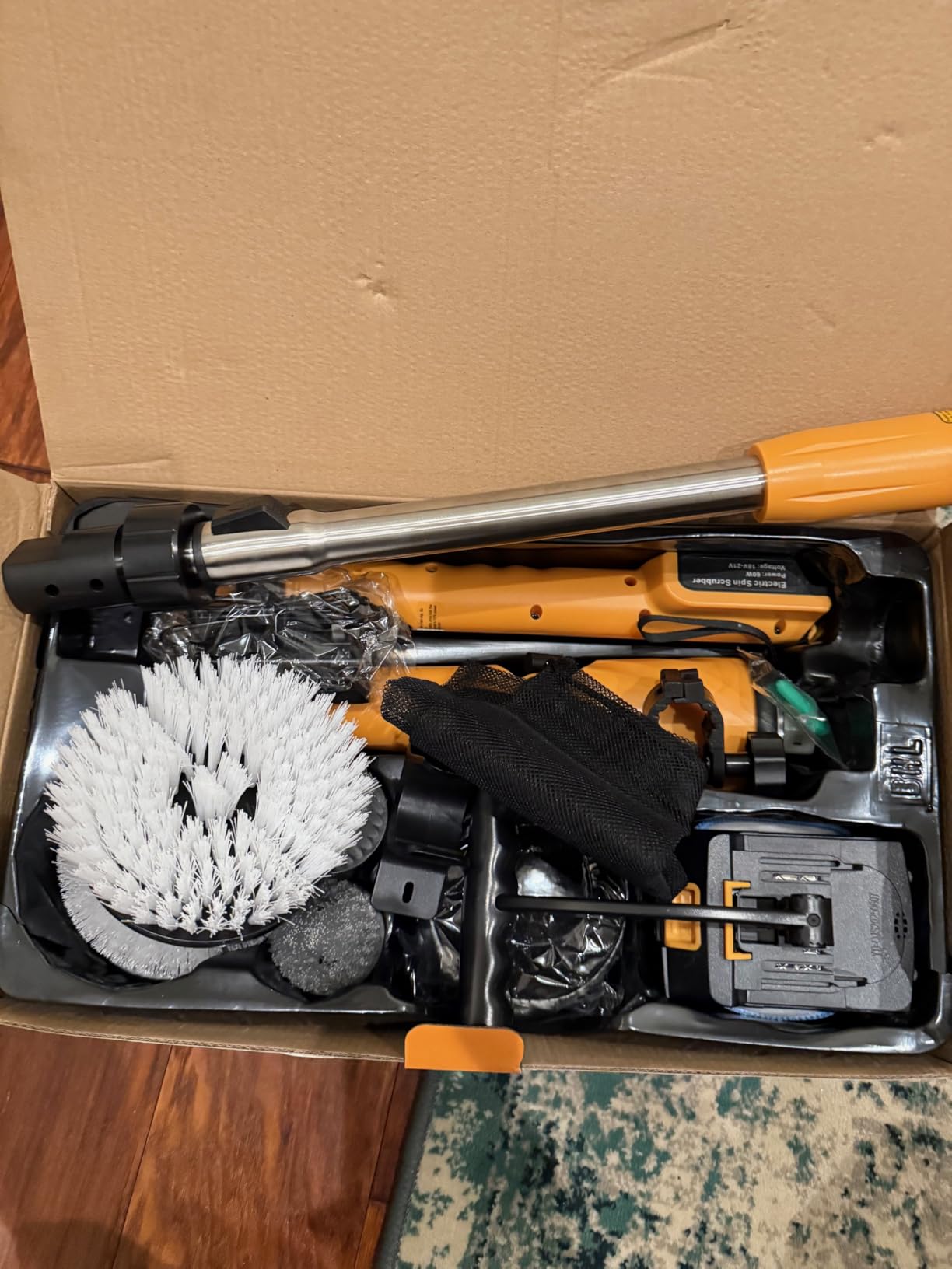 Qimedo Electric Spin Scrubber Extra Large Brush Q3,6000 mAh Best Battery Power Scrubber for Cleaning,1200RPM Shower Cordless Cleaning Brush with 8 Brushes for Bath/Tub/Tile/Floor (Smart Display) customer photo 2