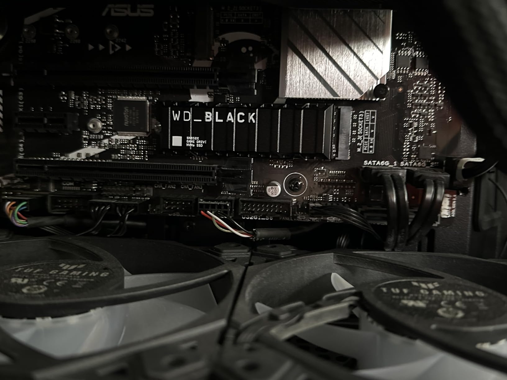 WD_Black SN850X 4TB NVMe SSD with Heatsink - M.2 2280, Up to 7,300 MB/s Read speeds, Up to 6,300 MB/s Write speeds, Gaming Expansion, High Performance Internal Solid State Drive - WDS400T2XHE customer photo 2