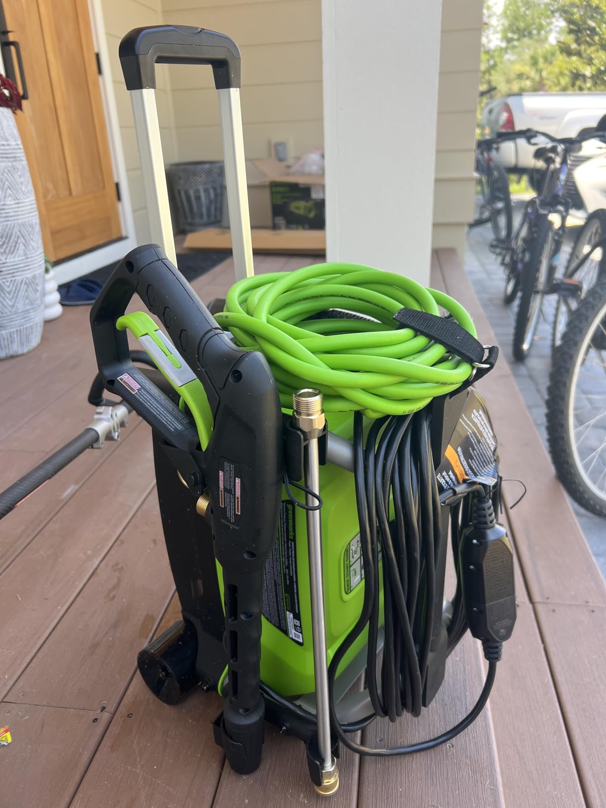 Greenworks 2100 PSI (1.2 GPM) Electric Pressure Washer (25°, 40°, Turbo Nozzle, Soap Applicator) for Use On Decks, Fences, Concrete Patios, Sidewalks & More. Medium-Duty customer photo 2