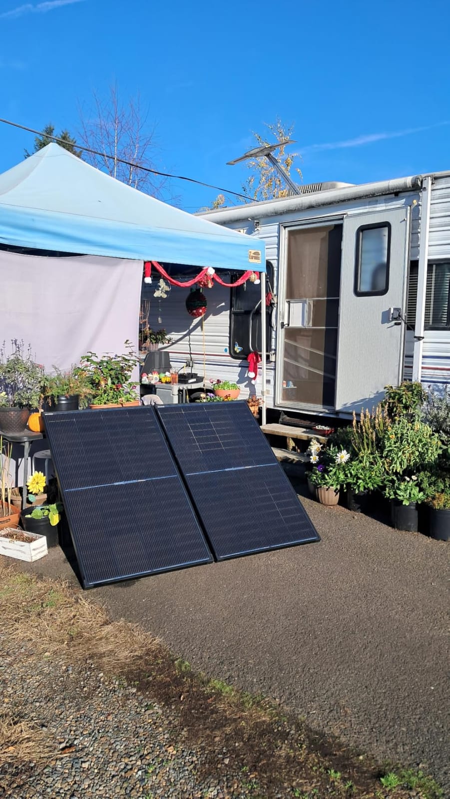 N-Type 16BB 400W Bifacial Solar Panel, 2Pcs 200 Watt Solar Panel for 12V/24V Systems, 25% High Efficiency, Dual-Module Parallel Anti-Shade Design, for RV Van Marine Home Rooftop Off-Grid customer photo 2
