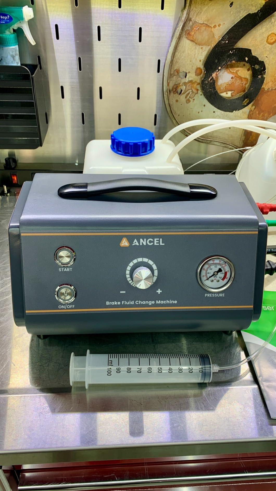 ANCEL BR1000 Brake Fluid Bleeder and Exchanger, Dual-Pump Constant-Pressure Brake Fluid Flush Machine with Pressure Protection, 2.5L Fresh Fluid Tank, Complete Brake Bleeding Kit customer photo 1