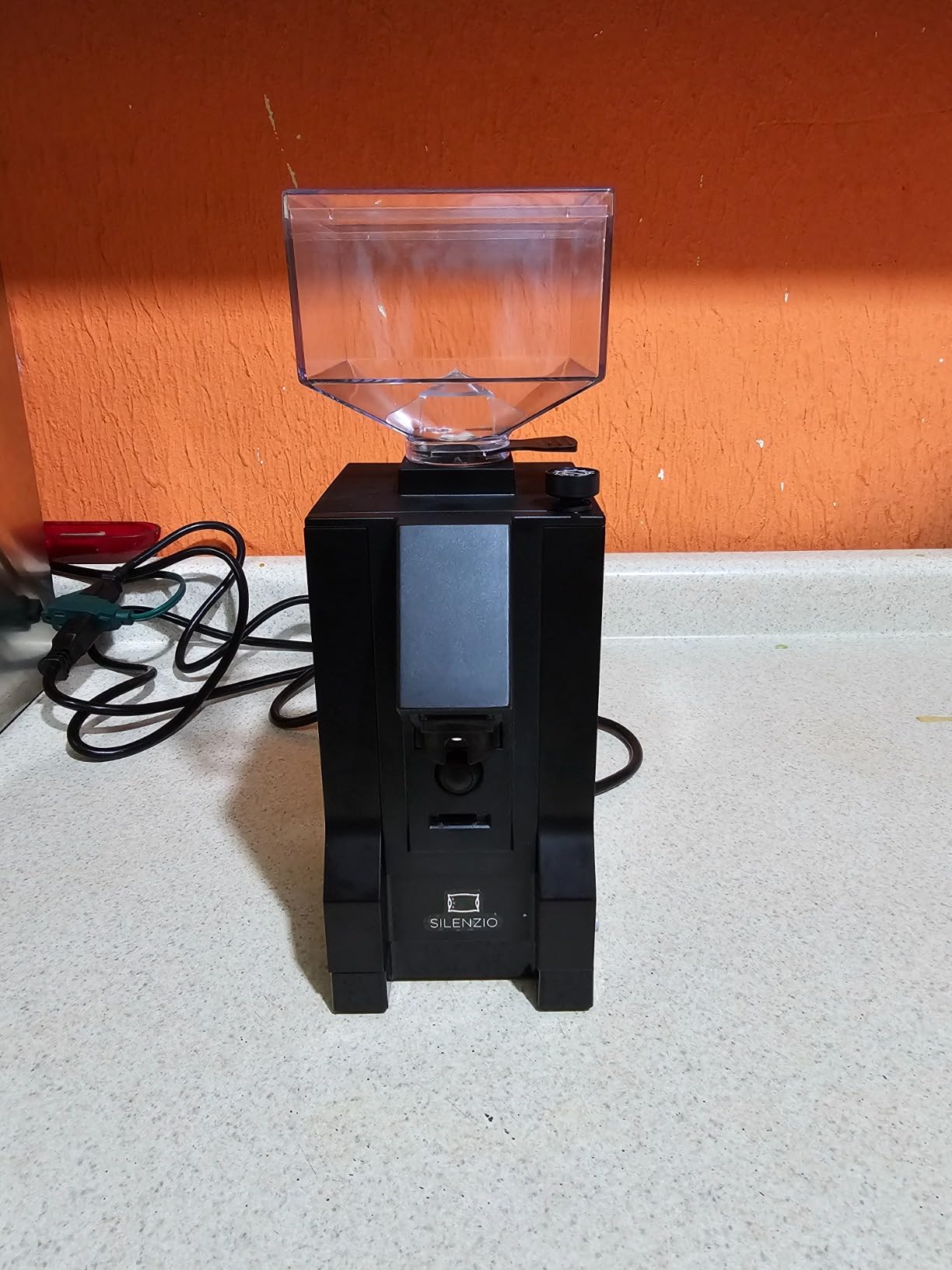 Eureka Mignon Silenzio Espresso Grinder, White, 55mm | Silent Technology, Stepless, Timed Dosing customer photo 1