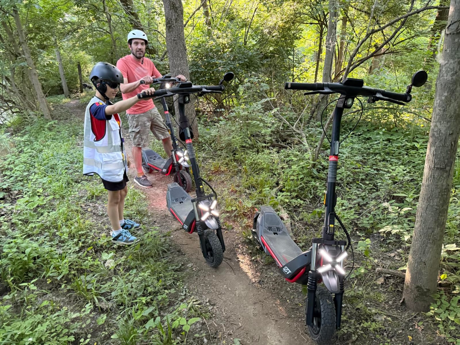 Segway Ninebot ZT3 Pro Electric Scooter, Up to 24.9 MPH, 43.5-Mile Range | 1600W peak motor, dual suspension, Flash Charge, off-road design for adults, and UL 2272 and UL 2271 certification customer photo 1